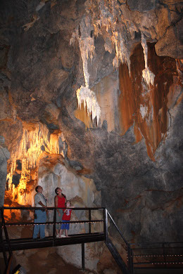 Image of the 'Chandelier' in Trezkinn Cave. 
